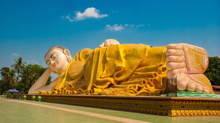 Shwethalyaung Reclining Buddha